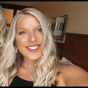 Meet your Posher, Simone